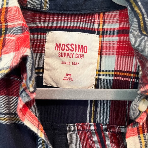 Soft flannel shirt-fits small - Picture 2 of 3